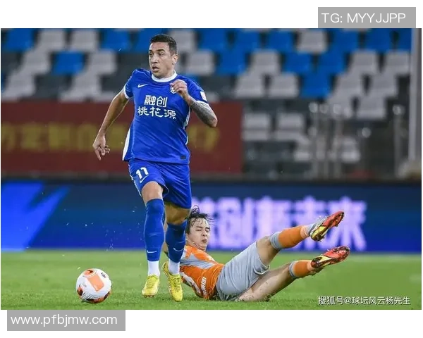 重庆足球队以54分领跑世锦赛积分榜展现强劲实力